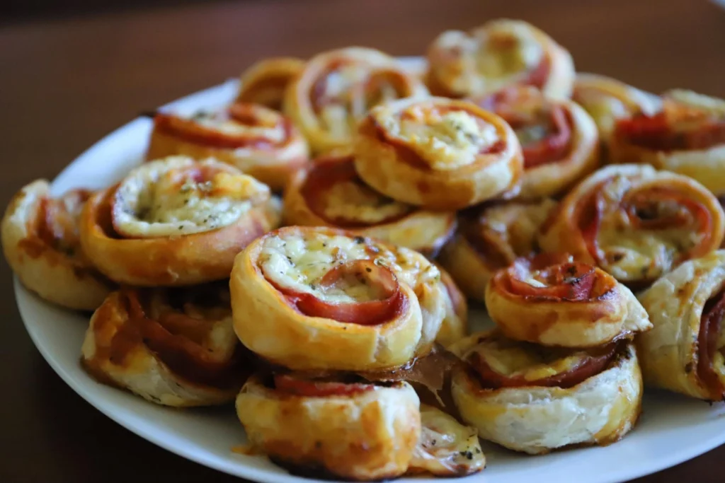breakfast pizza rolls