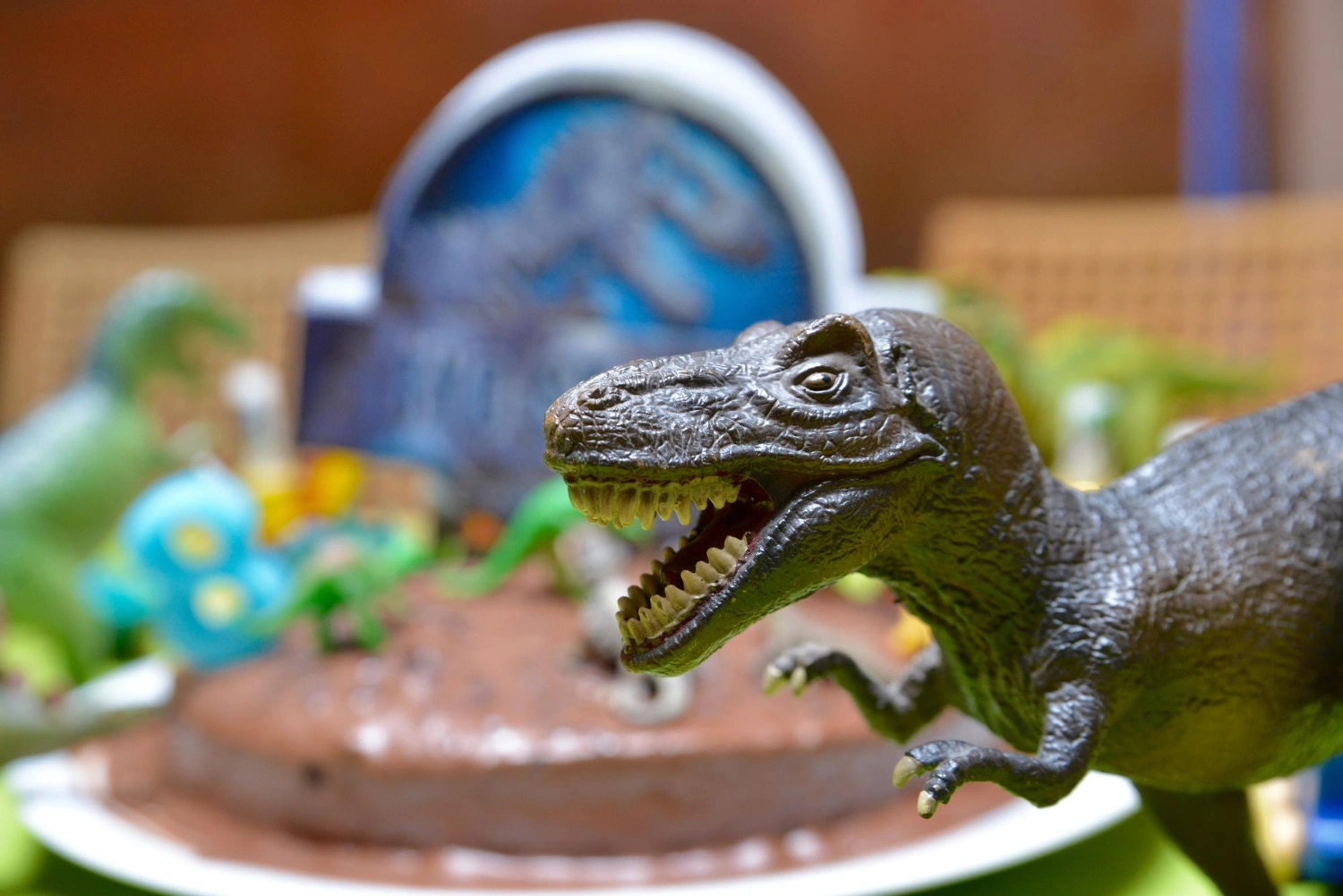 dinosaur cake