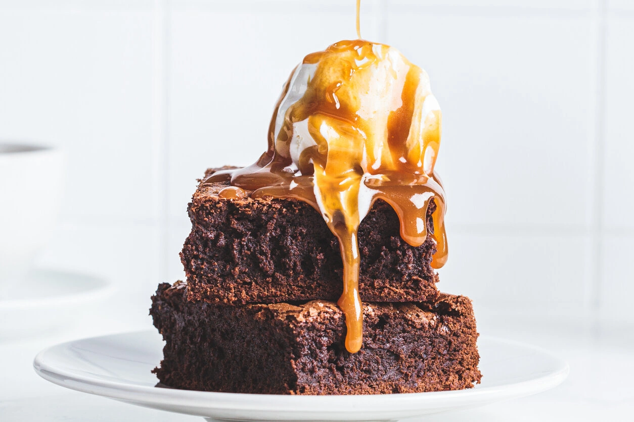 sticky toffee pudding with brownie